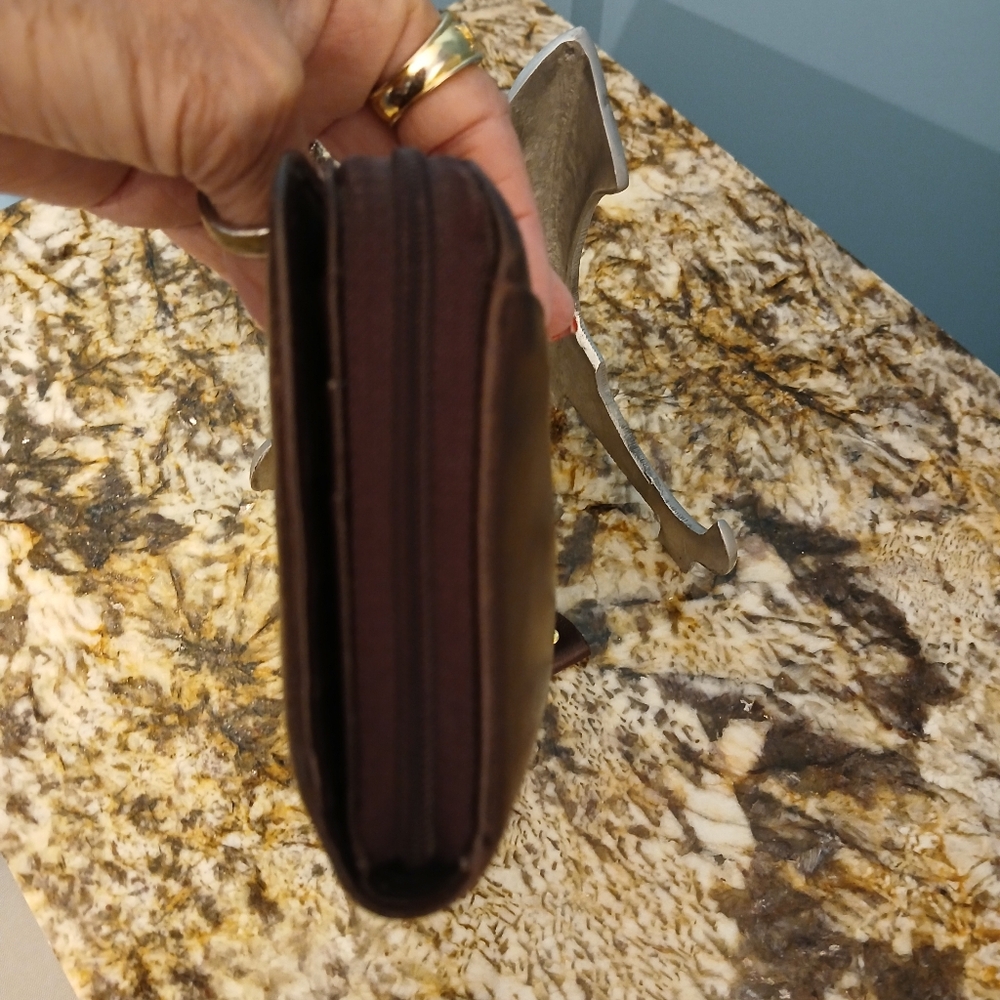 Vintage Etienne Aigner Brown Leather Wallet With Emblem - Picture 2 of 8